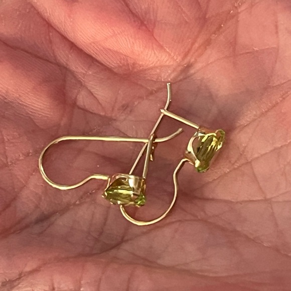14k Peridot Earrings Jacmel Shepard’s Hook - Picture 9 of 9